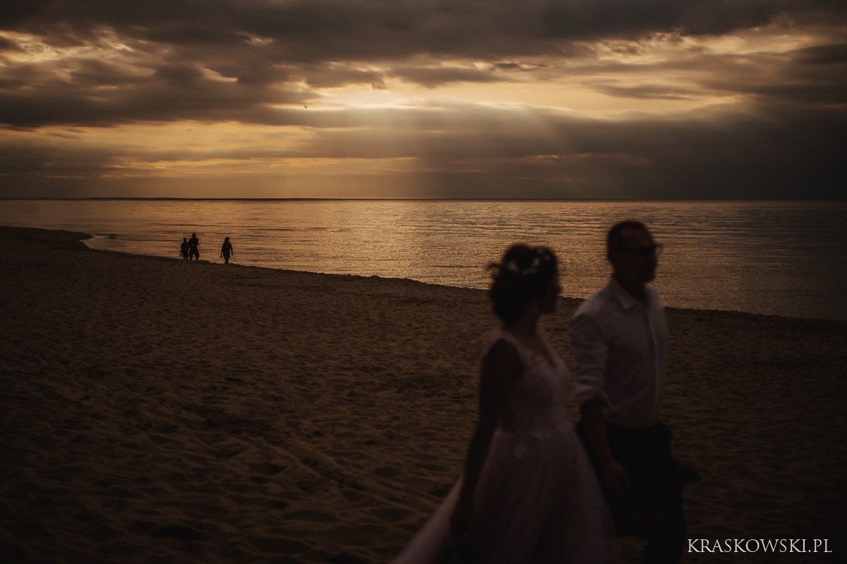 sesja ślubna nad morzem | zdjęcia ślubne szczecin | fotograf ślubny szczecin
